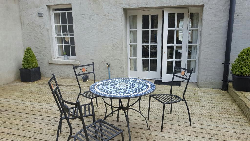 The Castle Apartment Strangford Bagian luar foto