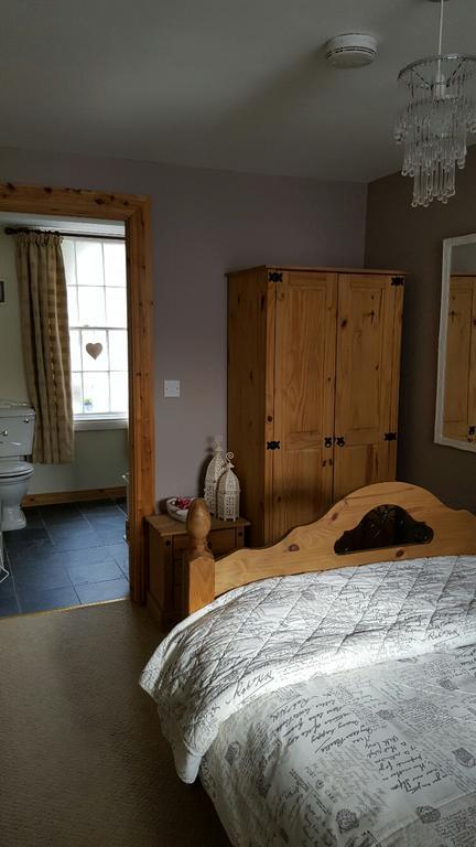 The Castle Apartment Strangford Bagian luar foto